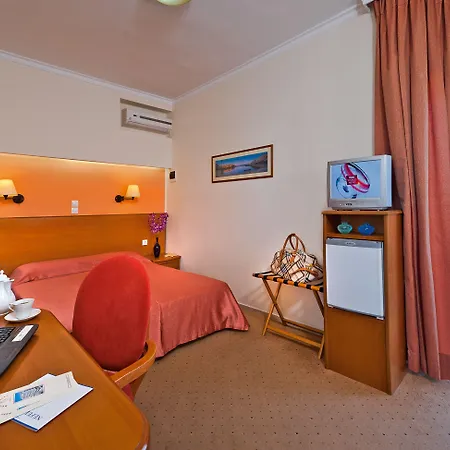 Chrispy Living Ex Nefeli Hotel