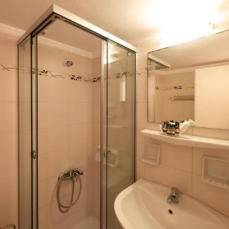 Chrispy Living Ex Nefeli Otel 3*