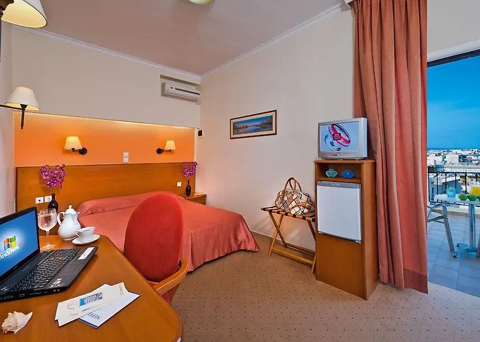 Chrispy Living Ex Nefeli 酒店